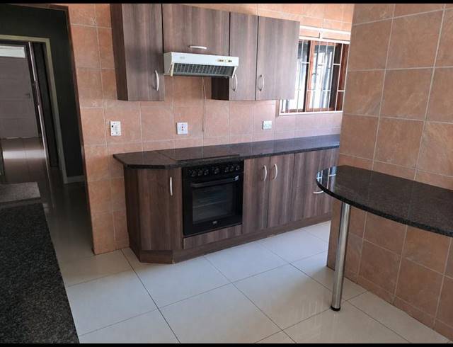 4 BEDROOM HOUSE FOR SALE IN WITFIELD